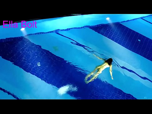 ❤️ Handikwanise kumira kuona, mudiki blonde akabatwa achishambira asina kupfeka muELLA BOLT resort pool pane zvinonyadzisira sn.8kpornvids.ru